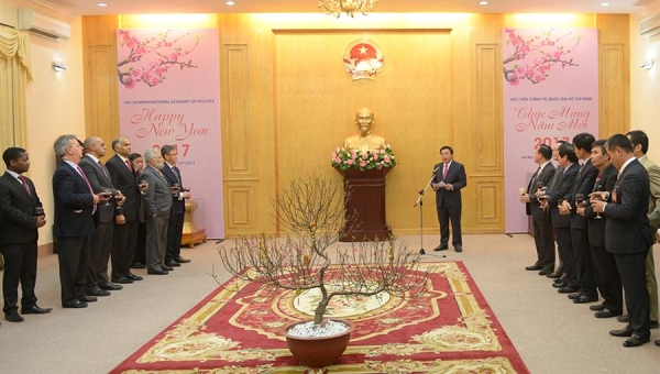 Lãnh đạo Học viện Chính trị quốc gia Hồ Chí Minh gặp mặt một số Đại sứ các nước và các cơ quan đại diện nước ngoài ở Việt Nam nhân dịp Tết Nguyên đán cổ truyền Đinh Dậu 2017